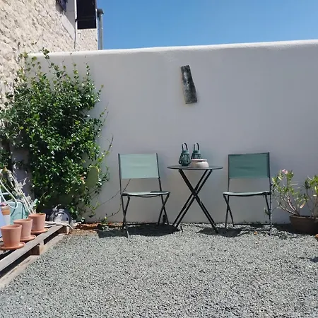 Maison 1 Double Holiday home Lagord